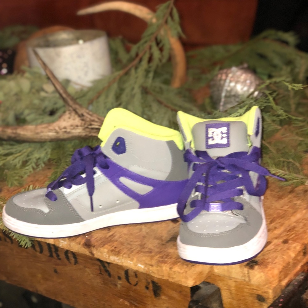 Kids DC high tops size5